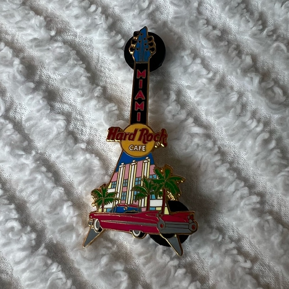Miami Hard Rock Cafe pin, mint condition